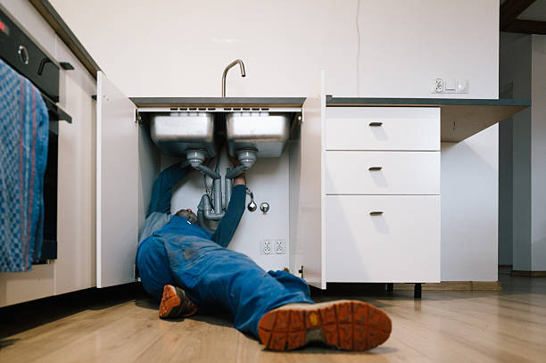 Professional Plumbing technician working in Silvis, IL